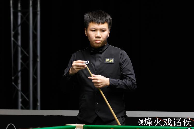 斯诺克武汉公开赛：周跃龙击败泰国选手晋级32强