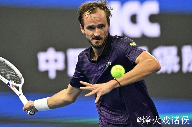 梅德韦杰夫决胜盘退赛 勒纳-钱首进巡回赛决赛